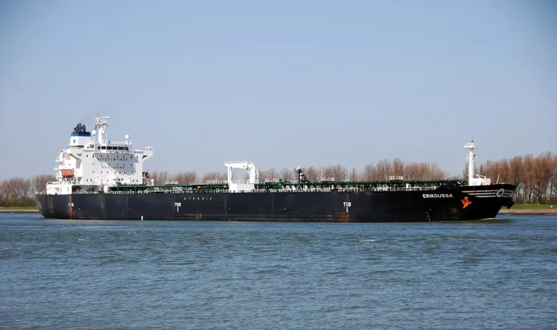 ERIKOUSSA Tanker IMO 9254850 photo 5