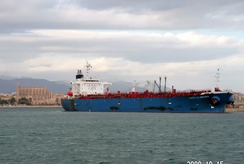 UACC AL MEDINA Tanker IMO 9254939 photo 4