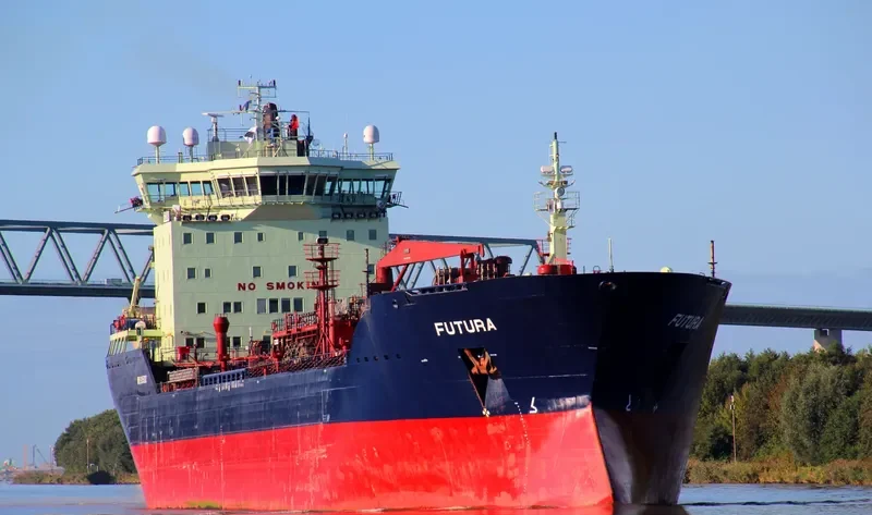 FUTURA Tanker IMO 9255282 photo 6