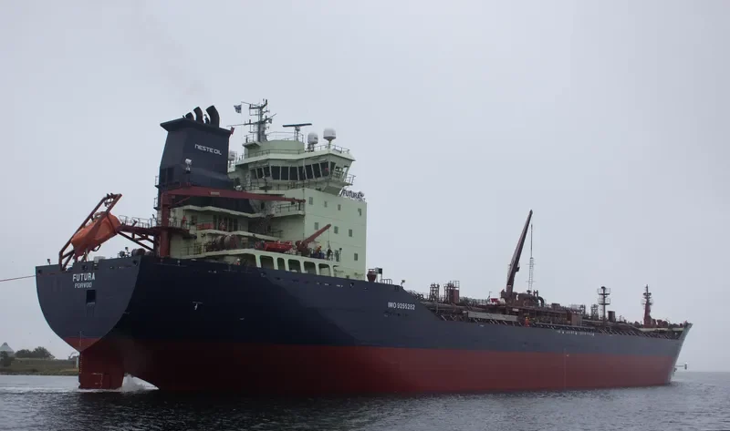 FUTURA Tanker IMO 9255282 photo 10