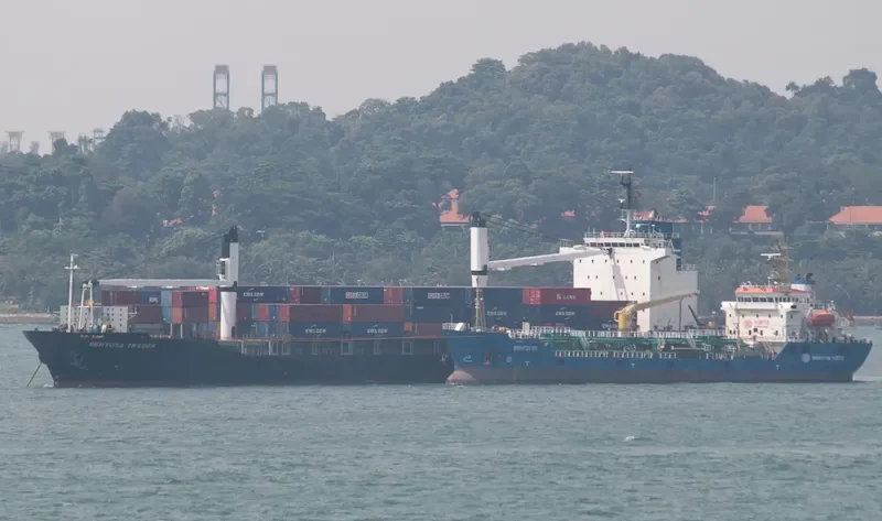 SENTOSA TRADER Container Ship IMO 9255529 photo 6