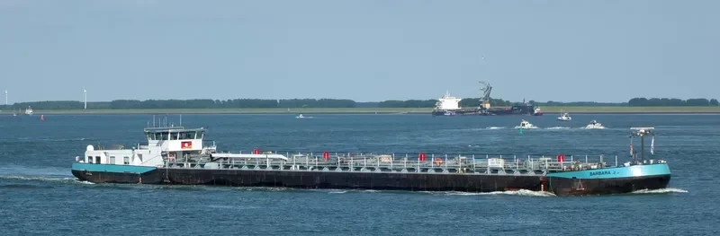 BARBARA J JR Tanker IMO 9255567 photo 2