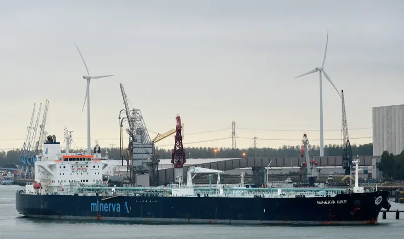 MINERVA NIKE Tanker IMO 9255696 photo 4