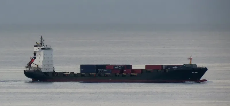 HERM Container Ship IMO 9255787 photo 2