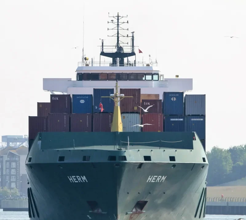 HERM Container Ship IMO 9255787 photo 4