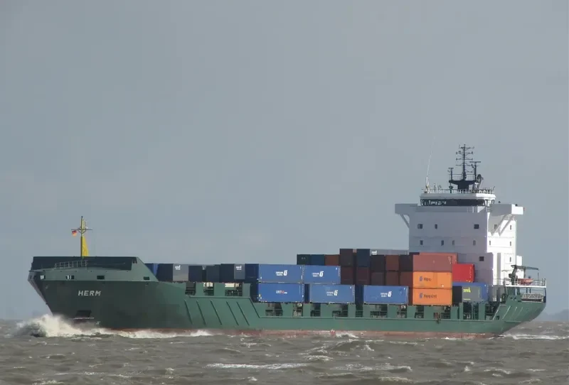 HERM Container Ship IMO 9255787 photo 5