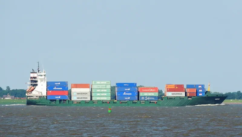 HERM Container Ship IMO 9255787 photo 10