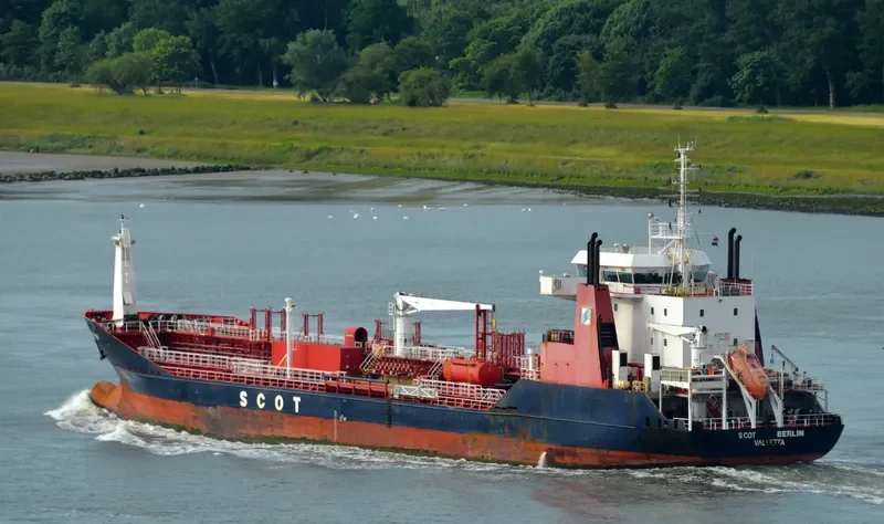 SCOT BERLIN Tanker IMO 9255804 photo 5