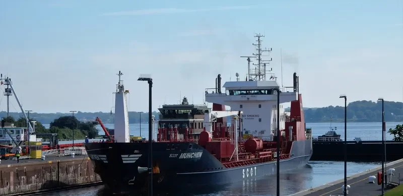SCOT MUNCHEN Tanker IMO 9255816 photo 6