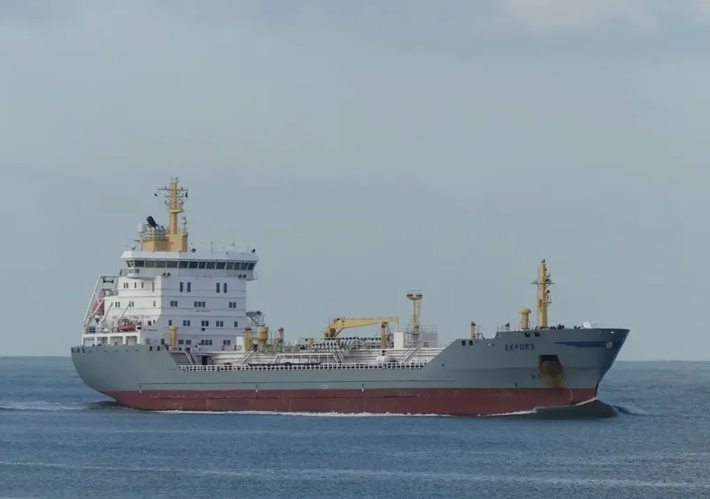 EKFORS Tanker IMO 9255878 photo 4
