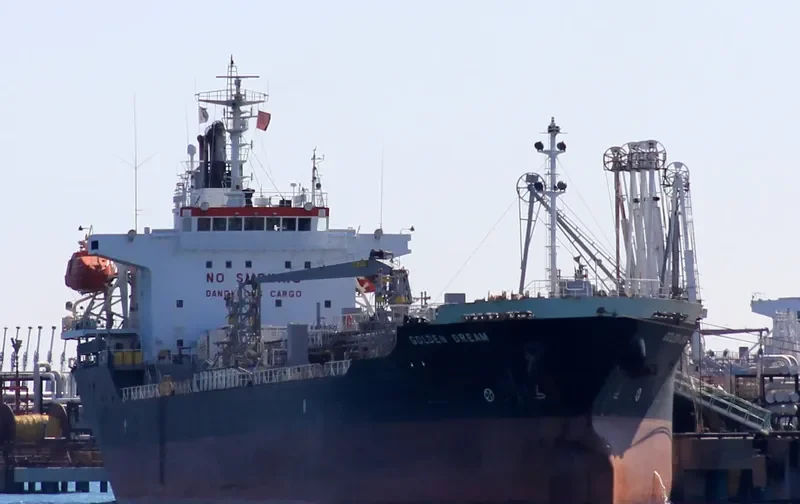 GOLDEN DREAM Tanker IMO 9255971 photo 4