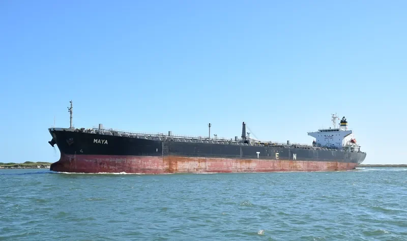 B LUMINOSA Tanker IMO 9256016 photo 2
