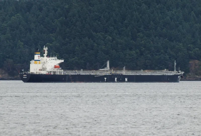 B LUMINOSA Tanker IMO 9256016 photo 10