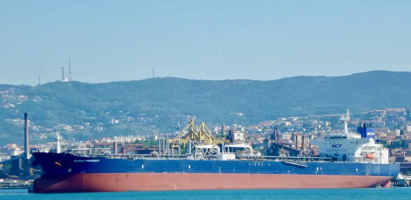 NEVSKIY PROSPECT Tanker IMO 9256054 photo 3