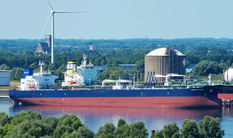 LIGOVSKY PROSPECT Tanker IMO 9256066 photo 2