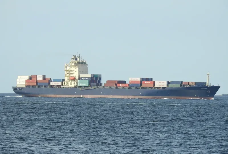 COLOMBO Container Ship IMO 9256212 photo 2