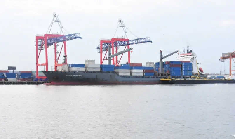 HANSA FREYBURG Container Ship IMO 9256389 photo 2