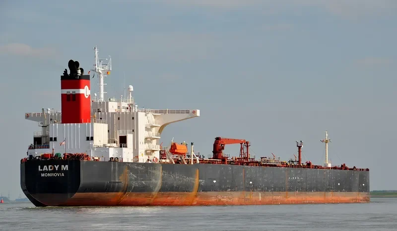 LINDA Tanker IMO 9256858 photo 4