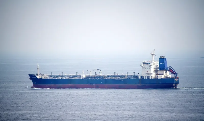 HERMITAGE BRIDGE Tanker IMO 9256913 photo 10