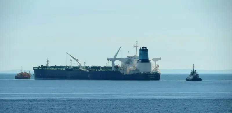 ELIZABETH I.A. Tanker IMO 9257149 photo 2