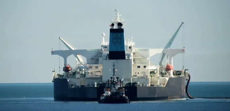 ELIZABETH I.A. Tanker IMO 9257149 photo 3
