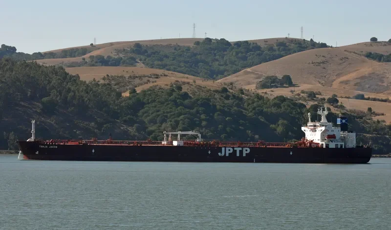 SEA BREEZE Tanker IMO 9257503 photo 8