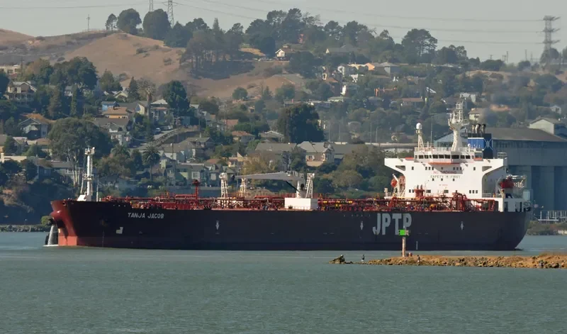 SEA BREEZE Tanker IMO 9257503 photo 9