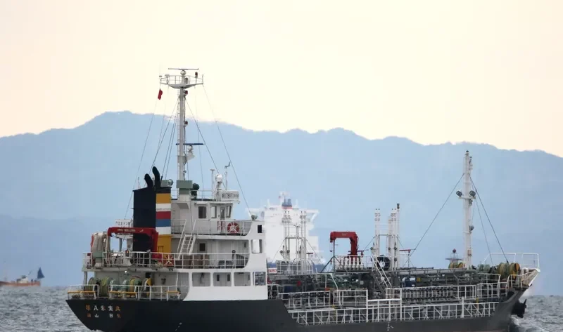 EIHO MARU NO.8 Tanker IMO 9257620 photo 9