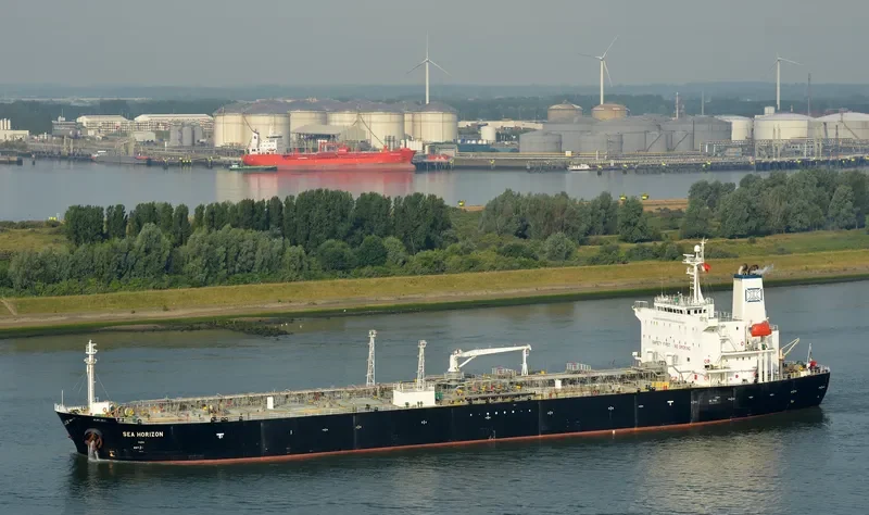 SEA HORIZON Tanker IMO 9258026 photo 2