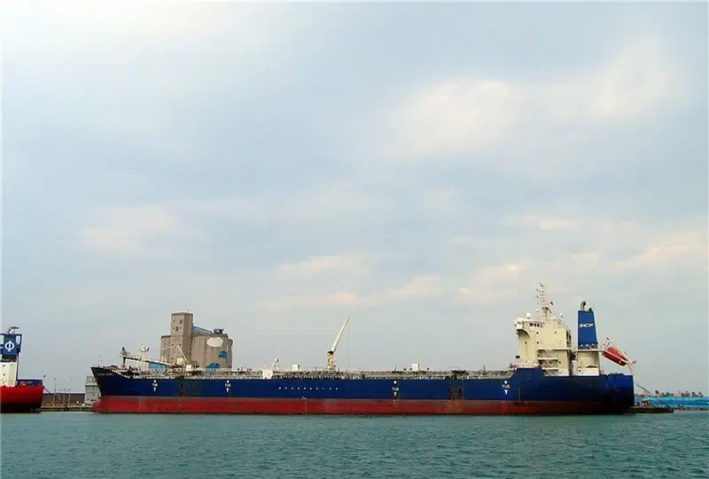 TROITSKY BRIDGE Tanker IMO 9258167 photo 4