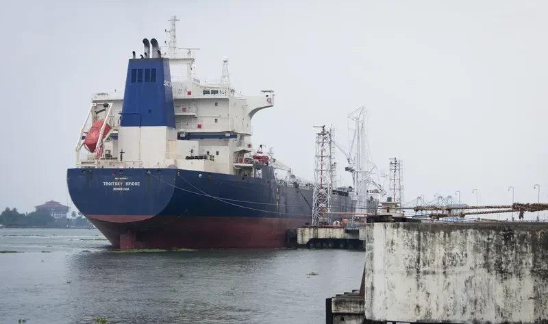 TROITSKY BRIDGE Tanker IMO 9258167 photo 6