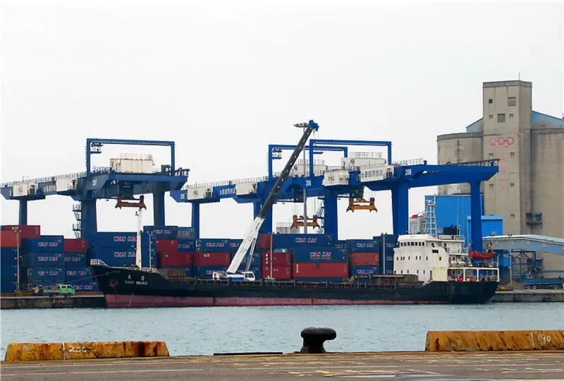 DONG YONG Container Ship IMO 9258210 photo 4