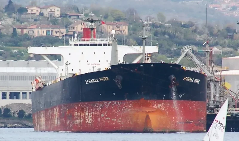 AFRAMAX RIVER Tanker IMO 9259173 photo 3