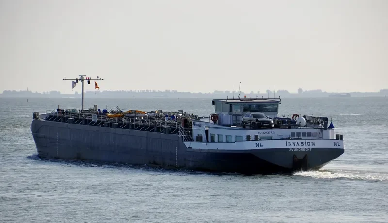 INVASION Tanker IMO 9259252 photo 2