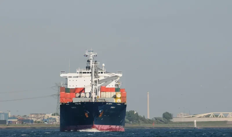 ELLA Container Ship IMO 9259379 photo 6