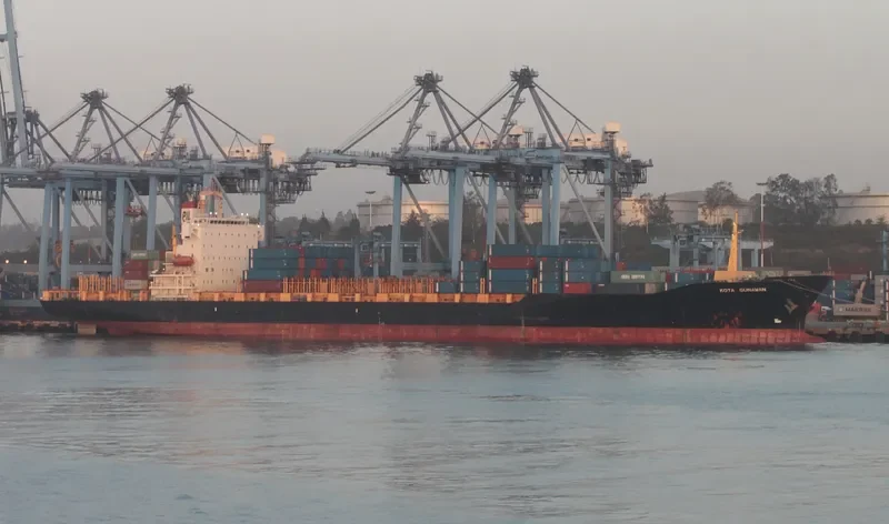 CERUS Container Ship IMO 9259408 photo 6