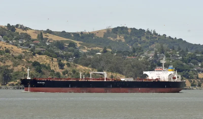 YING HAI Tanker IMO 9259599 photo 3