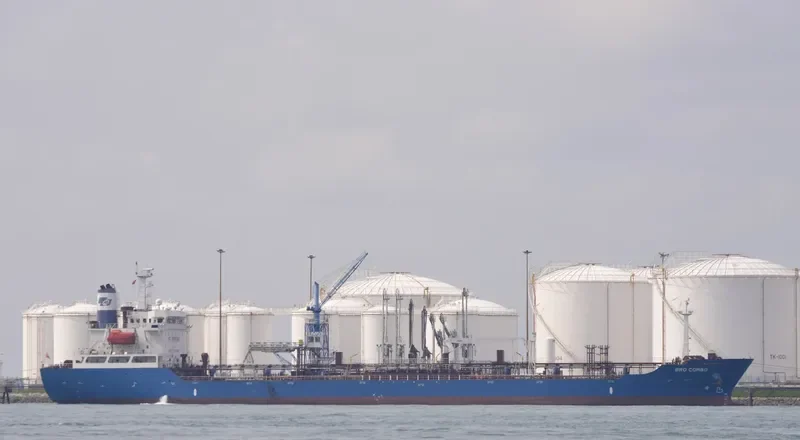 BRO COMBO Tanker IMO 9259719 photo 2