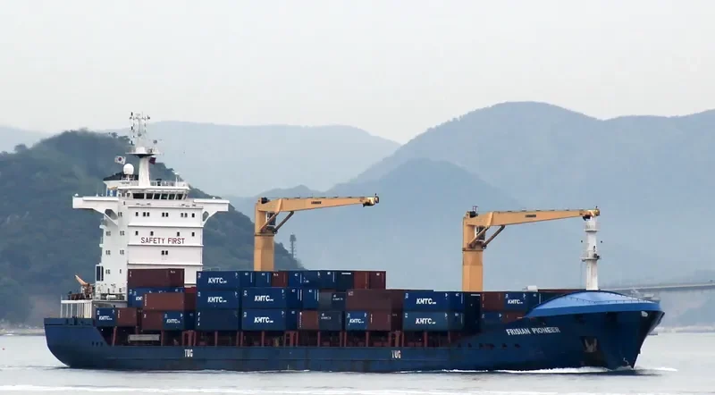 FRISIAN PIONEER Container Ship IMO 9259824 photo 6