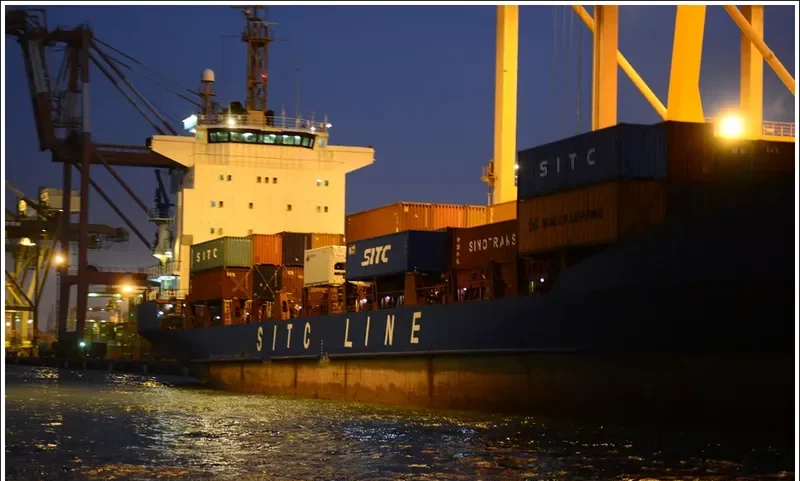 FRISIAN PIONEER Container Ship IMO 9259824 photo 7