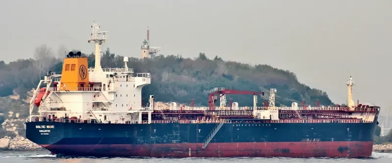 BALTIC WAVE Tanker IMO 9259991 photo 4