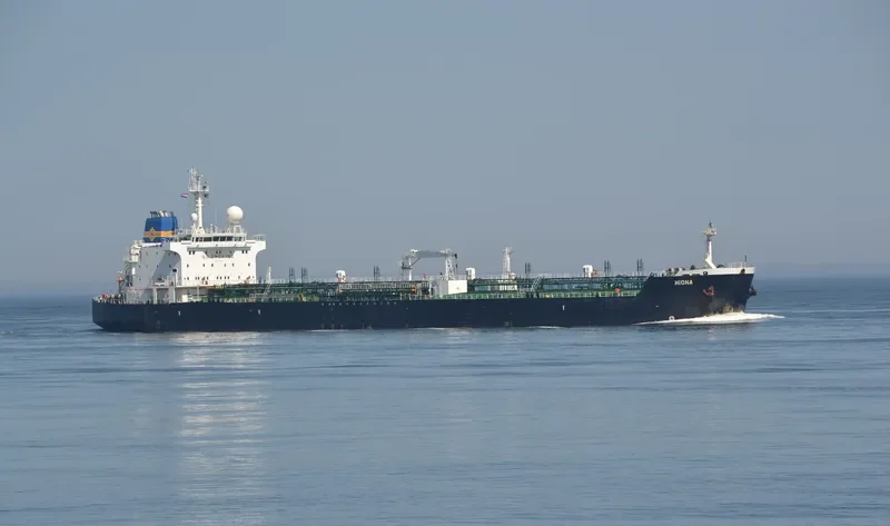 QUEEN PROTOCOL Tanker IMO 9260031 photo 7