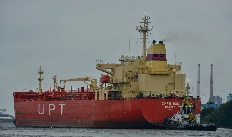 VARDAR Tanker IMO 9260055 photo 10