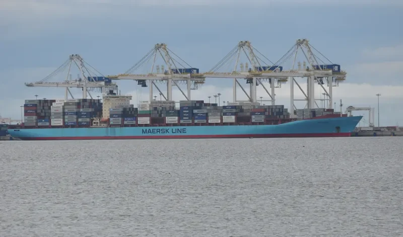 AXEL MAERSK Container Ship IMO 9260419 photo 9