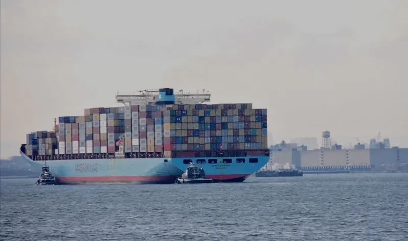 ARNOLD MAERSK Container Ship IMO 9260433 photo 22