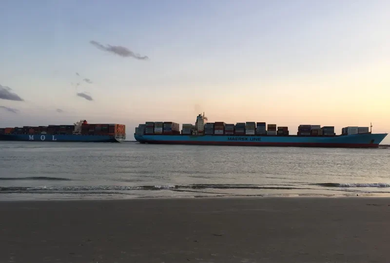 ARTHUR MAERSK Container Ship IMO 9260445 photo 3