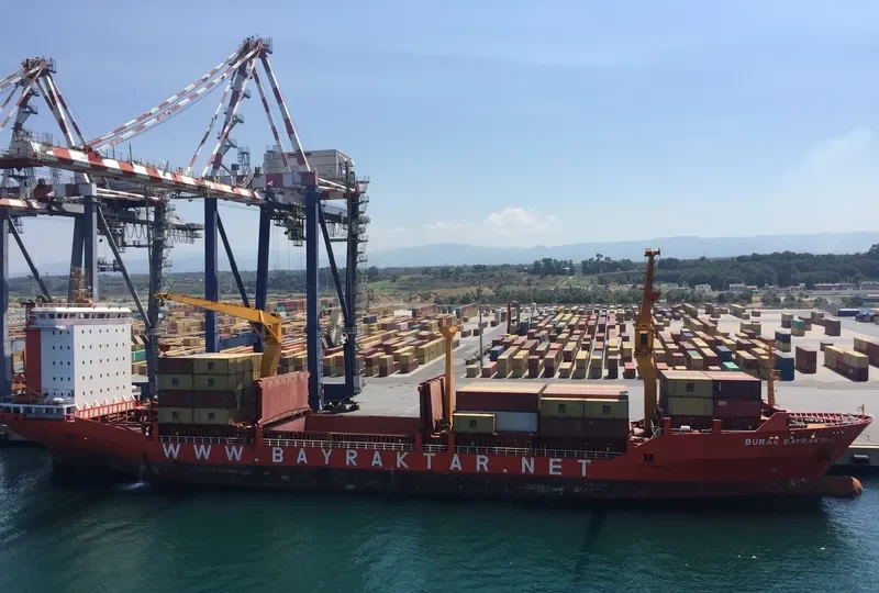 BURAK BAYRAKTAR Container Ship IMO 9260536 photo 3