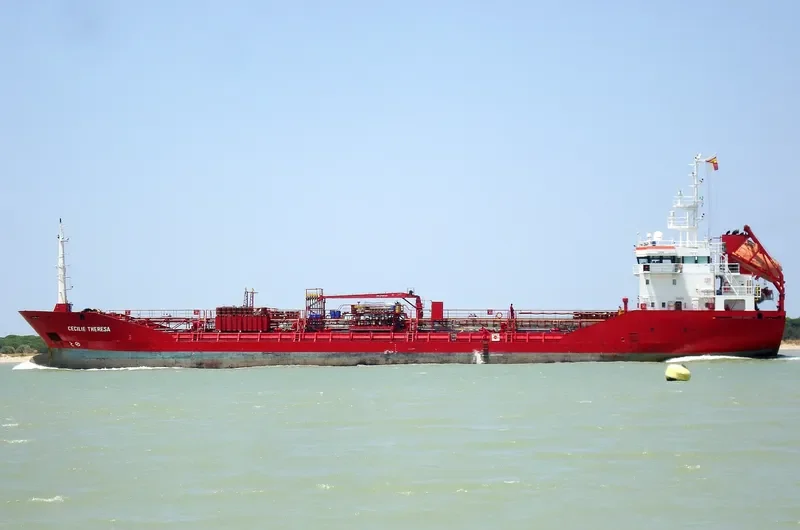 LIDYA Tanker IMO 9260550 photo 6