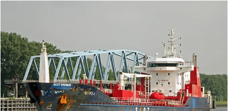 SCOT BREMEN Tanker IMO 9260835 photo 3