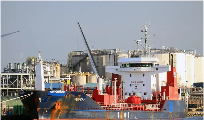 SCOT BREMEN Tanker IMO 9260835 photo 10